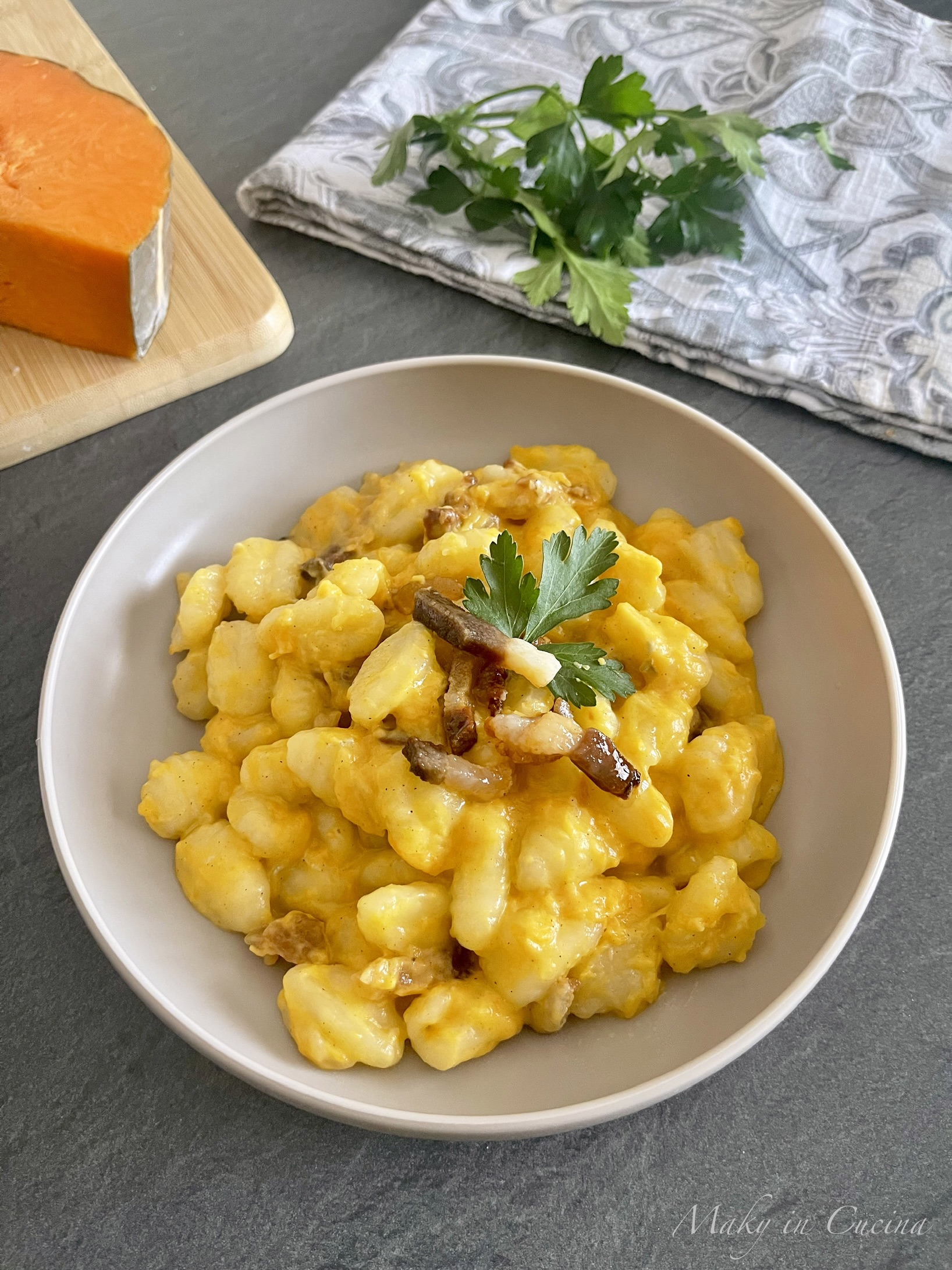 Gnocchi mit Kürbiscreme, Guanciale und Gorgonzola