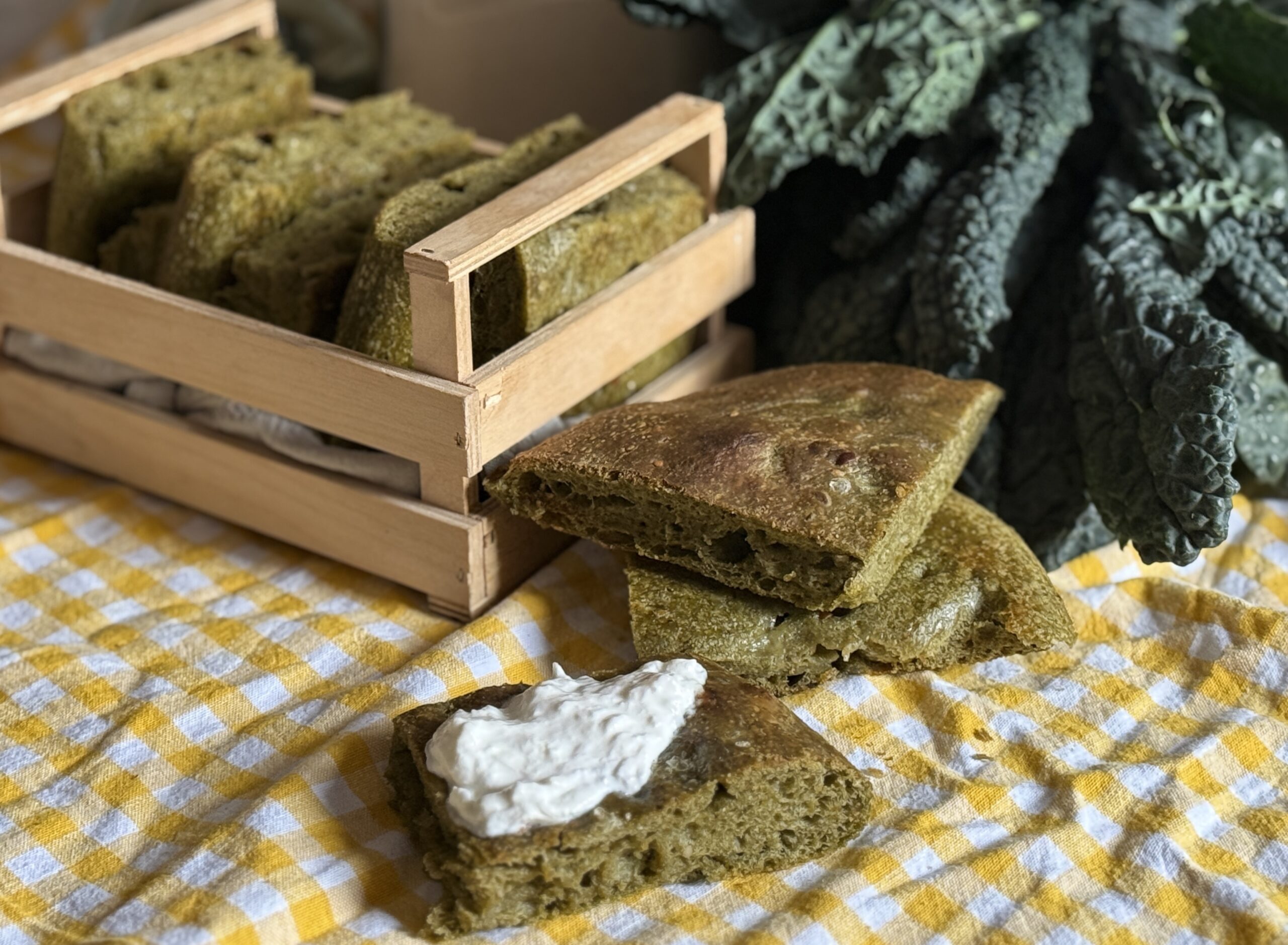 Schiacciata mit Schwarzkohl und Sauerteig