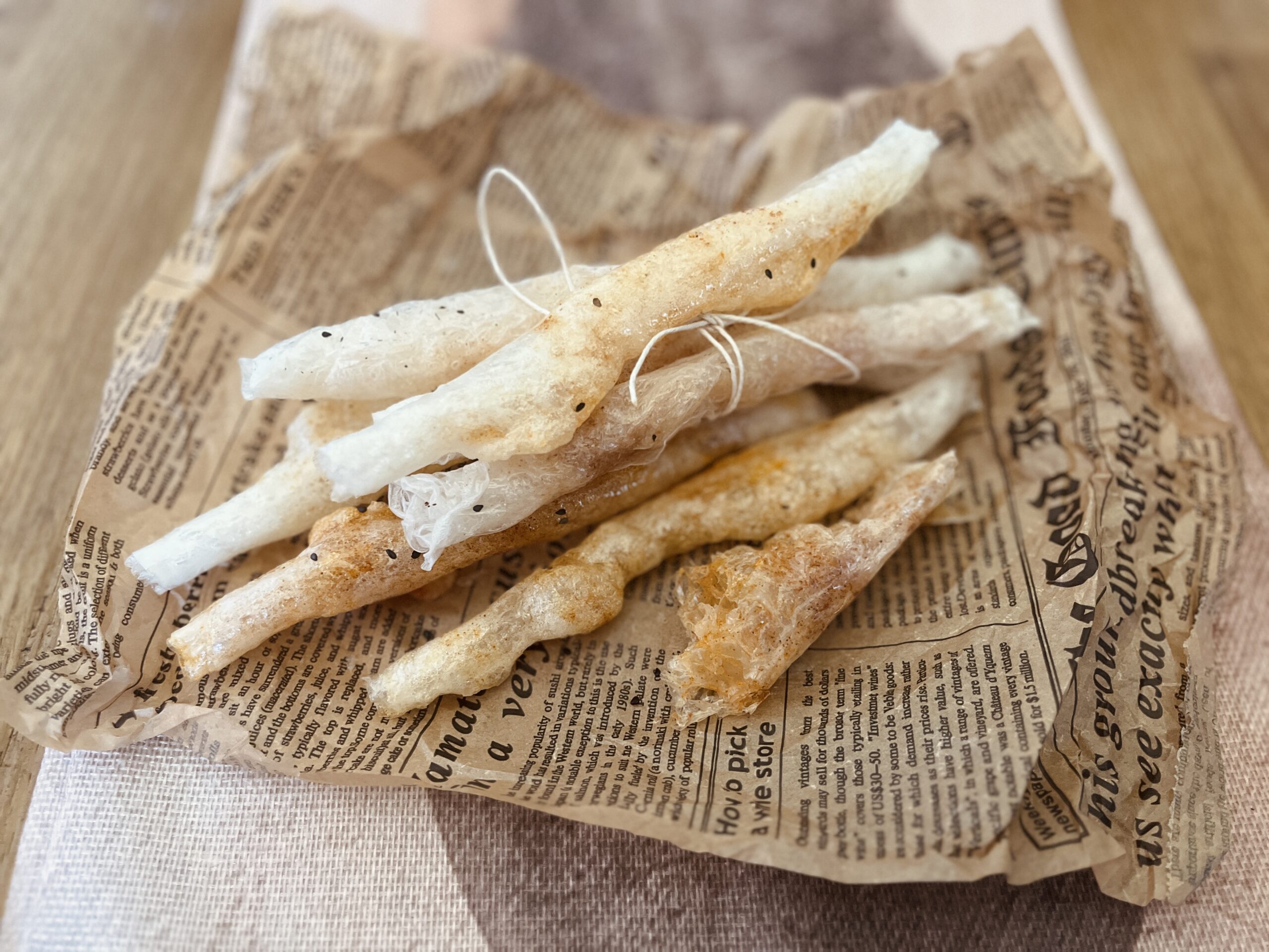 Reis-Grissini mit Paprika aus der Heißluftfritteuse: leichter, knuspriger und glutenfreier Snack
