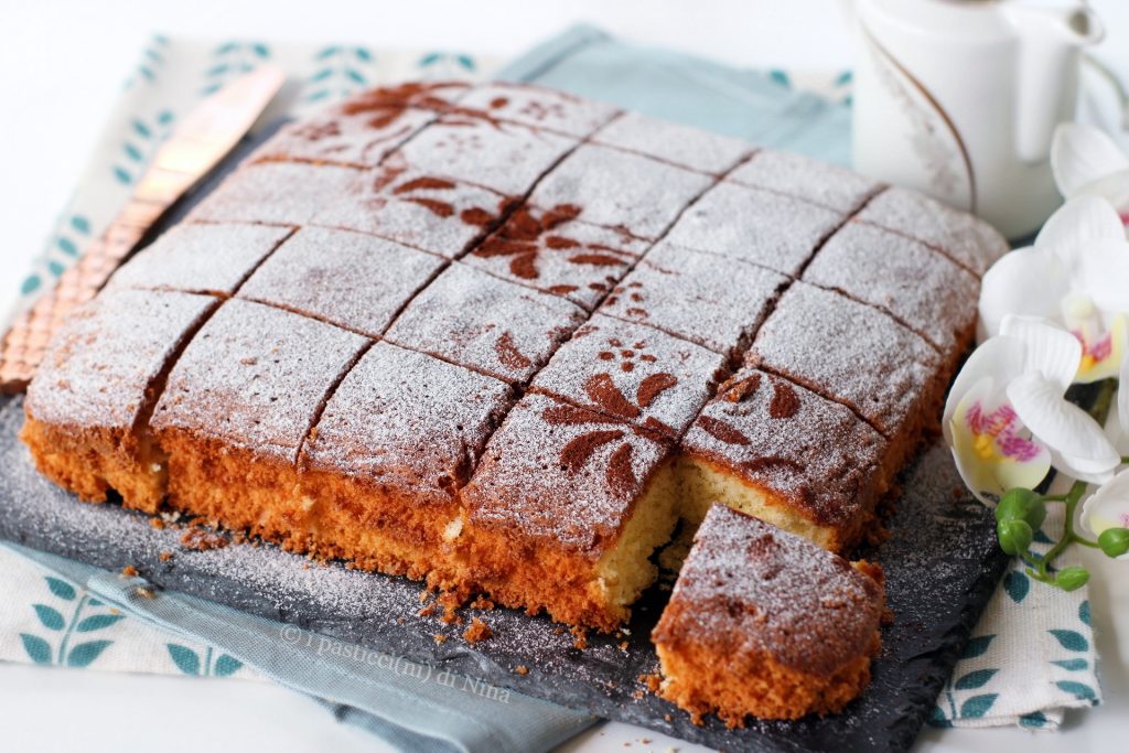 Joghurtkuchen-Quadrate - fluffig, die Patisserie von Nina