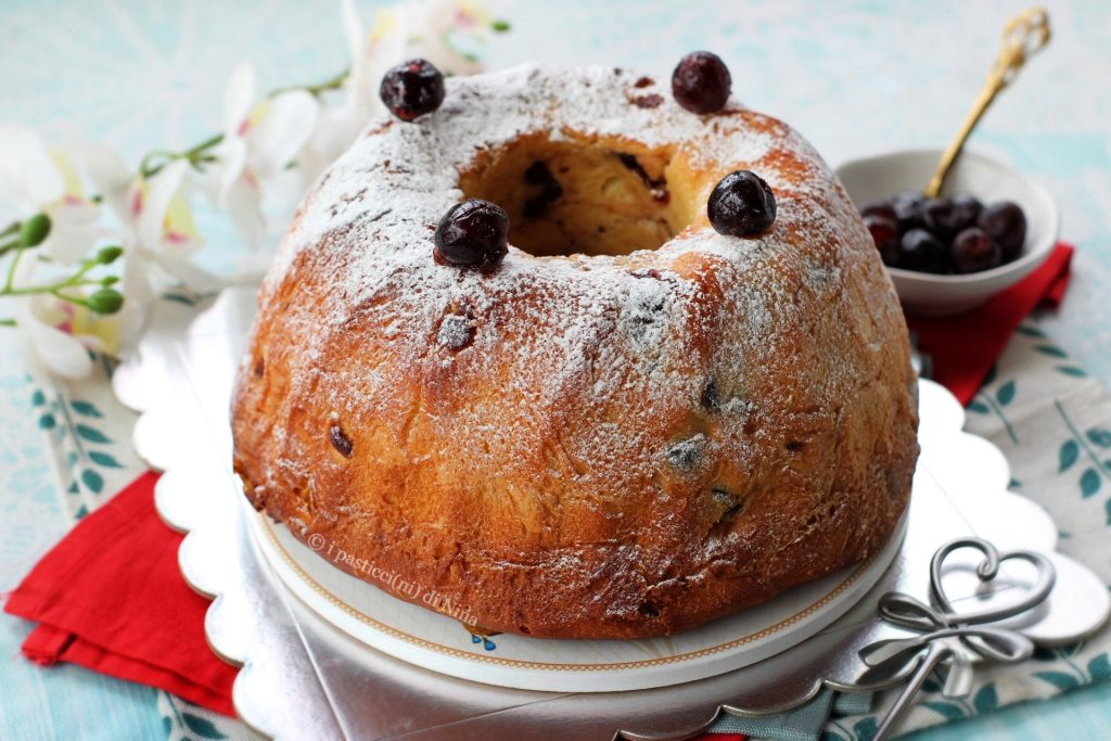 Kugelhopf oder Gugelhupf mit Amarena – traditionelles, lockeres und aromatisches Rezept von i Pasticcini di Nina