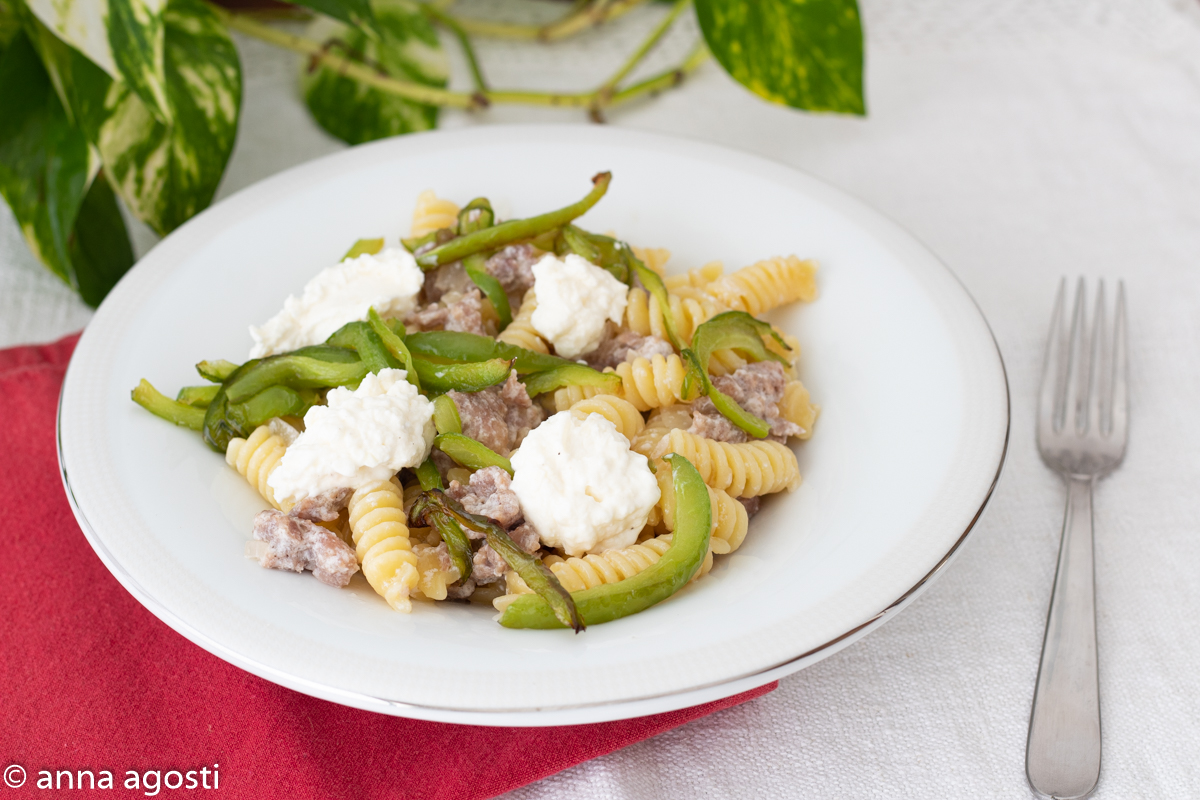 Pasta mit betrunkener Salsiccia und Friggitelli