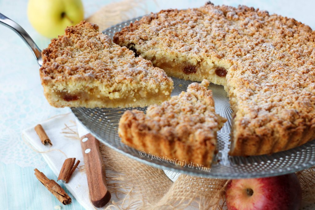 Streuselkuchen mit Äpfeln, Rosinen und Pinienkernen, aromatisch, cremige Füllung, Rezept von i pasticcini di Nina, Blog, köstliche Kuchen mit Äpfeln