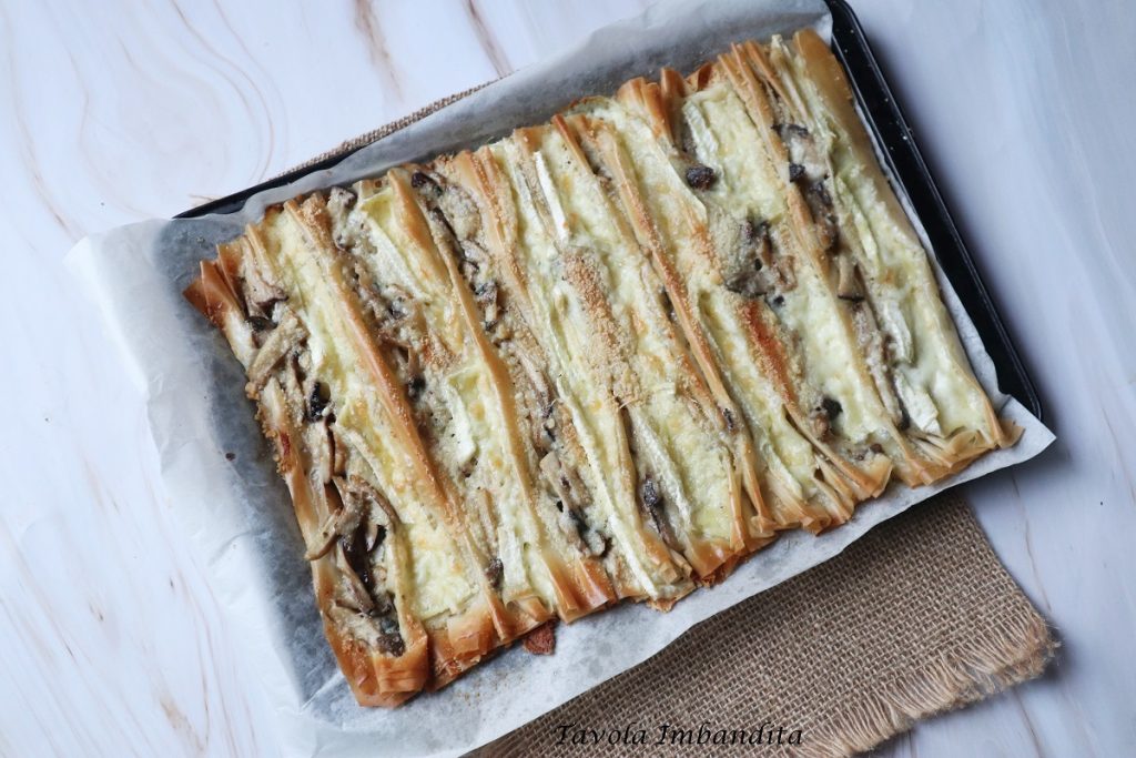 Herzhafte Tarte mit Pilzen und Brie