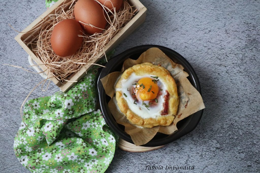 Kartoffeln, Eier und Bacon aus der Heißluftfritteuse