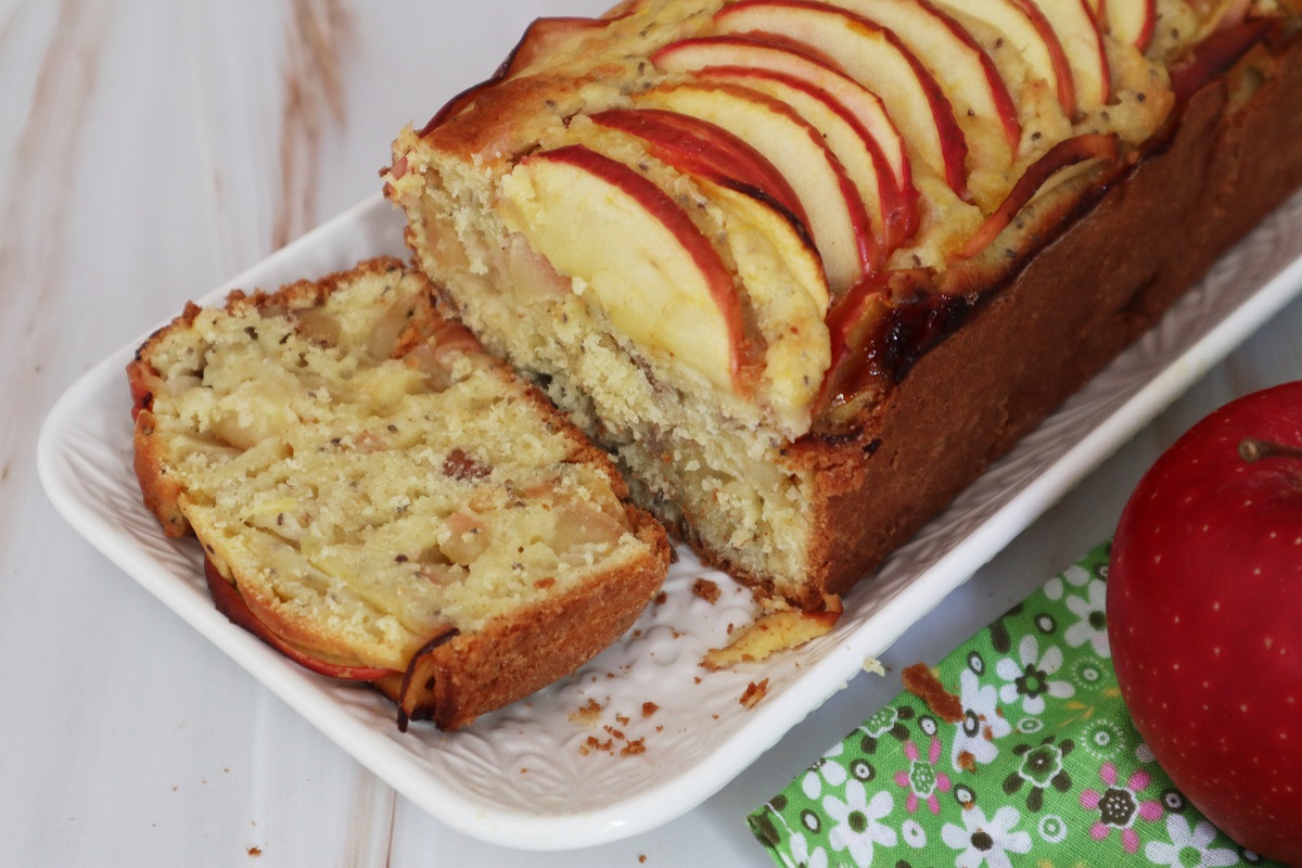 Plumcake mit Äpfeln, Walnüssen und Chiasamen
