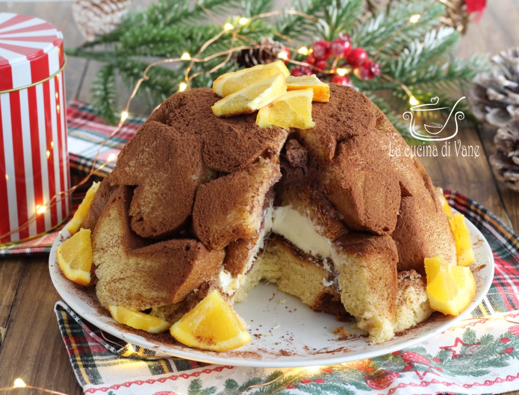 Zuccotto aus Pandoro mit Orange und Schokolade