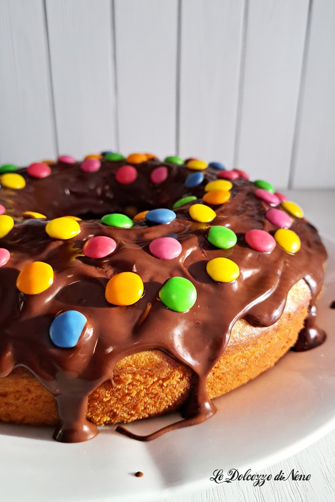 Super bunter Karnevals-Ringkuchen