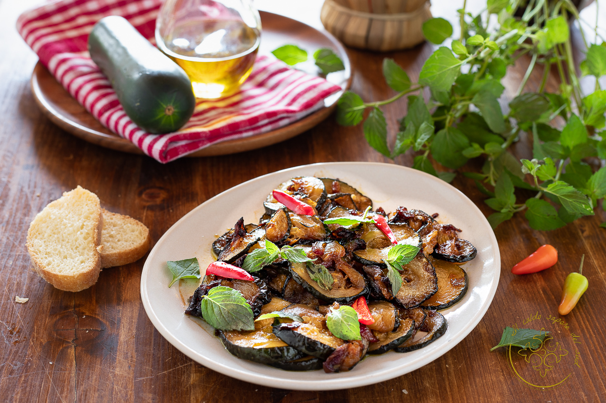 Schnelle süß-saure Zucchini