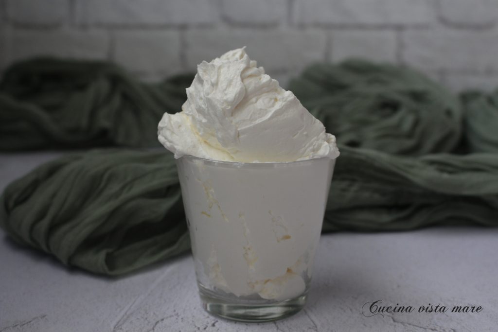 Creme Chantininho zum Dekorieren Küche mit Meerblick
