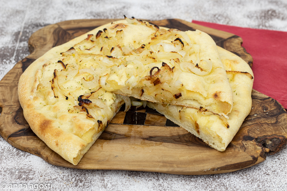 Focaccia mit Zwiebeln