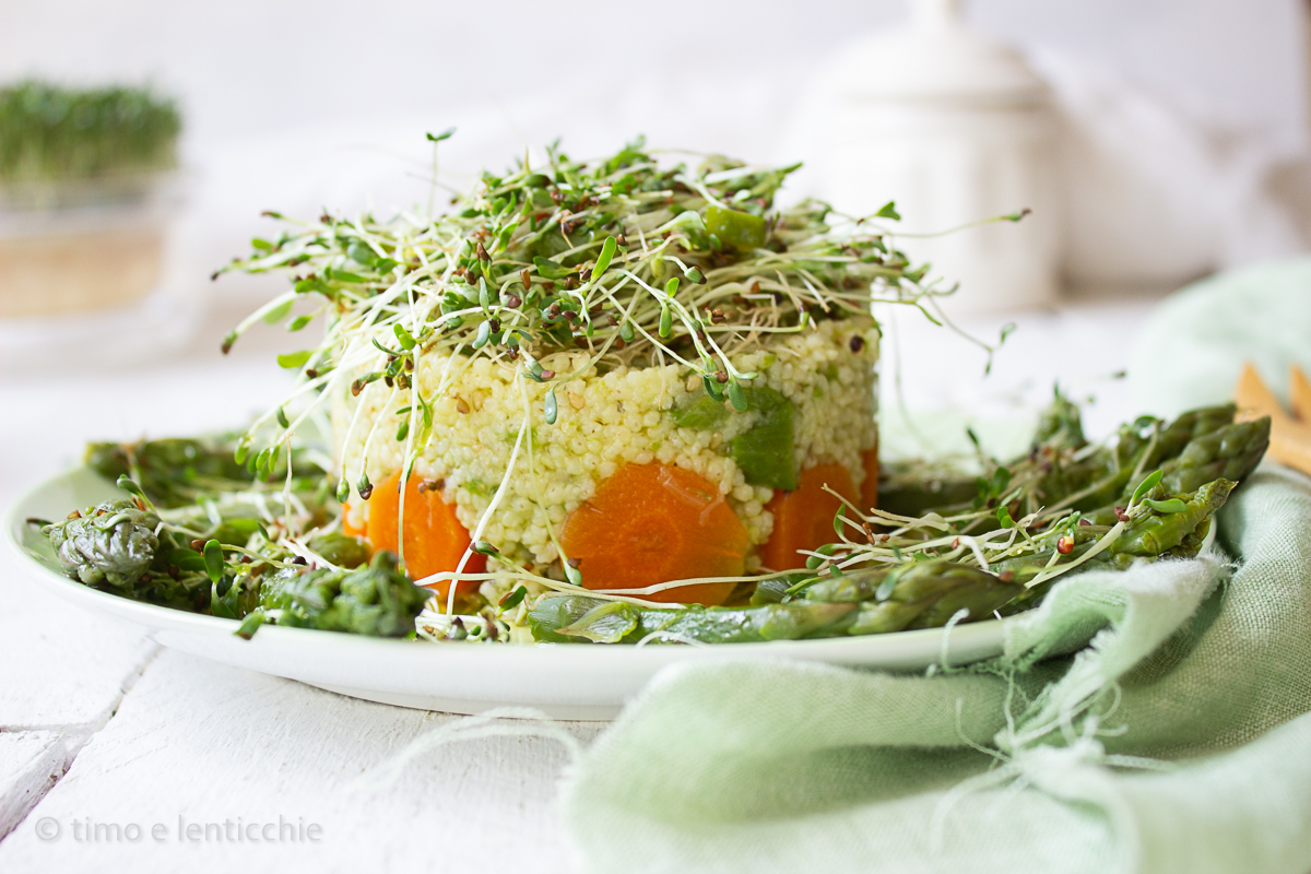 Hirse-Törtchen mit Spargel