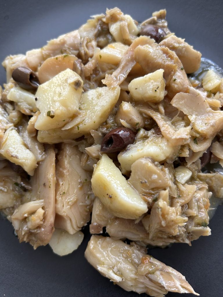 Der echte weiße Stockfisch nach genuesischer Art: das Rezept, das nach Ligurien duftet