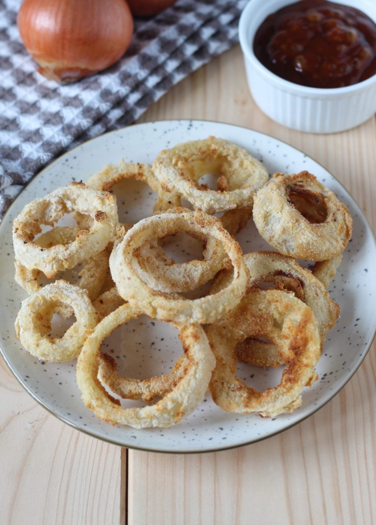 Zwiebelringe mit Paniermehl aus der Heißluftfritteuse