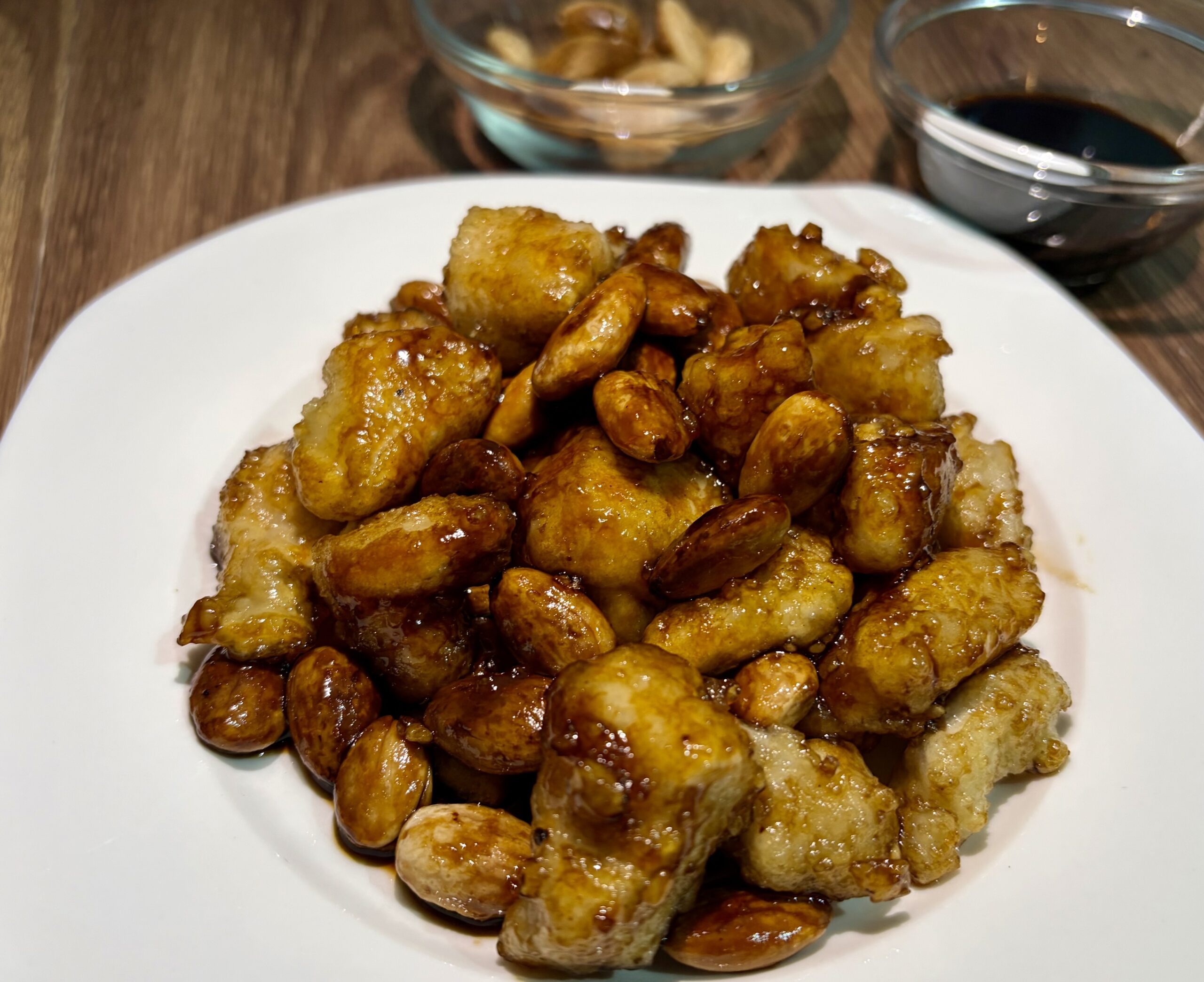 Schnelles Hähnchen mit Mandeln: das einfache und schmackhafte Rezept