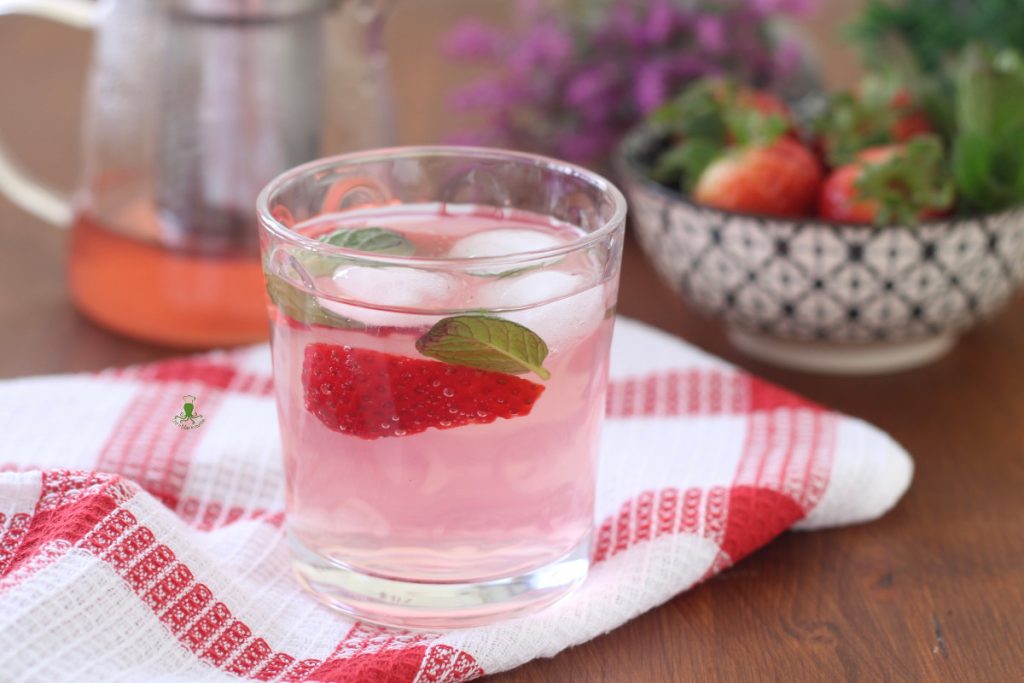 kalt mit Erdbeeren und Minze1