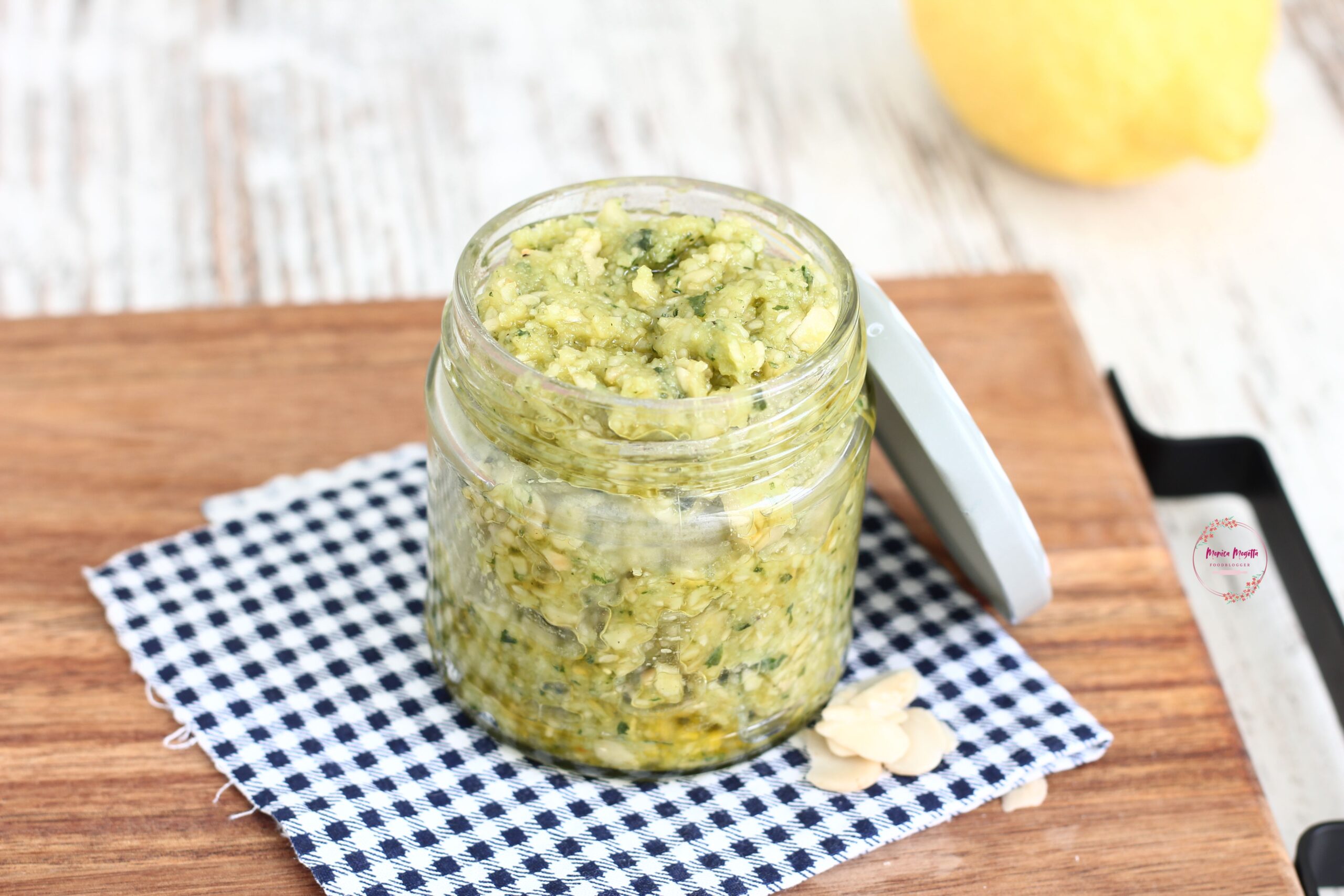 Cremiges, schnelles Mandelpesto – in wenigen Minuten fertig