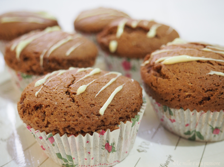 Kakaomuffins mit weißer Schokoladenfüllung