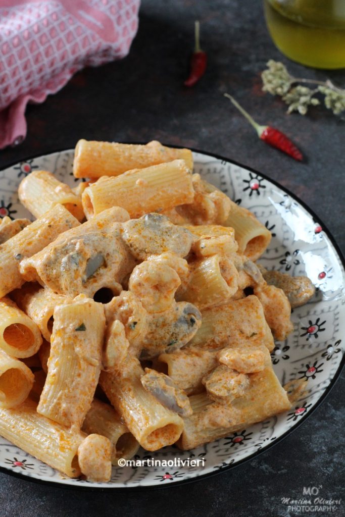 Pasta mit Sahne, Pilzen und Garnelen