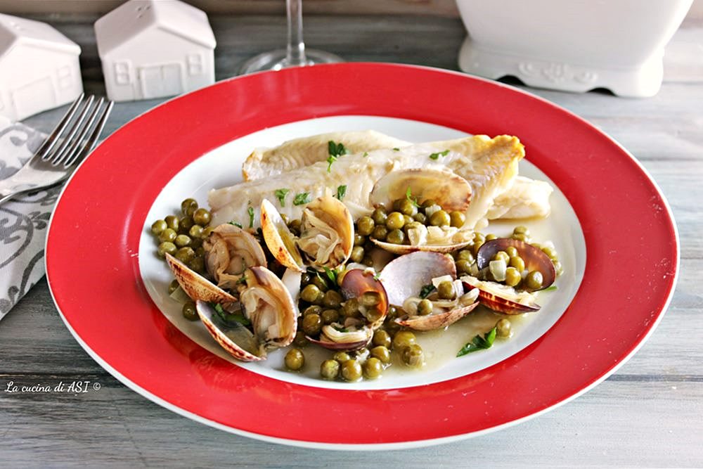 Seehecht mit Vongole und Erbsen