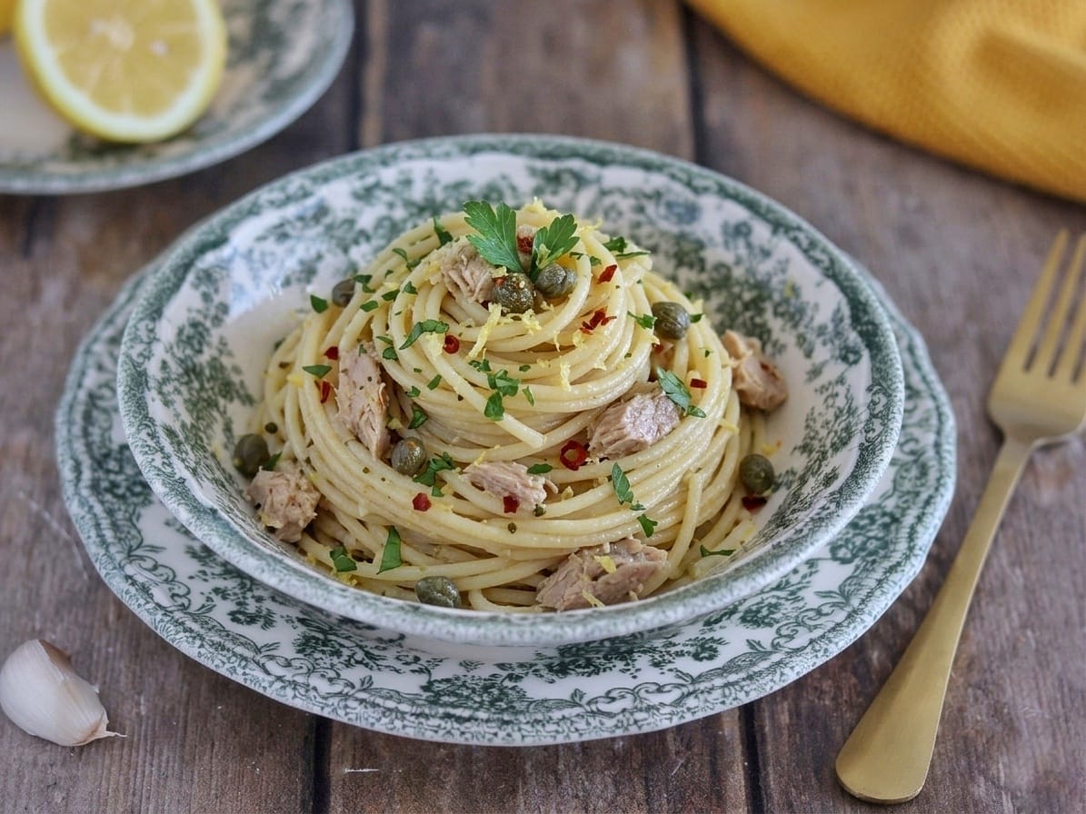 Spaghetti mit Thunfisch und Zitrone