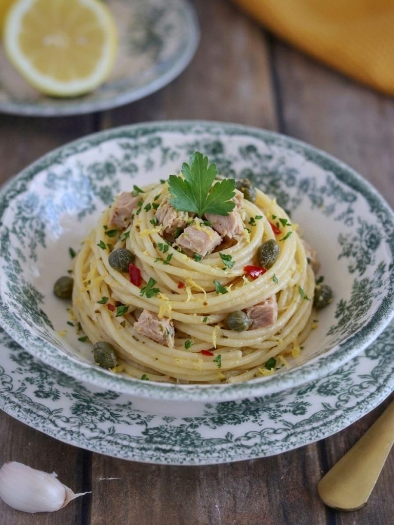 Spaghetti mit Thunfisch und Zitrone