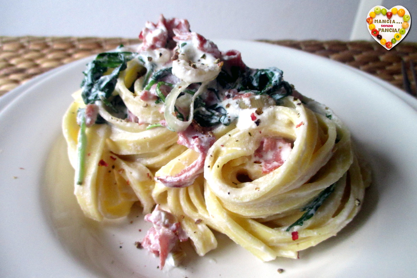 Pasta mit Ricotta, Bresaola und Rucola
