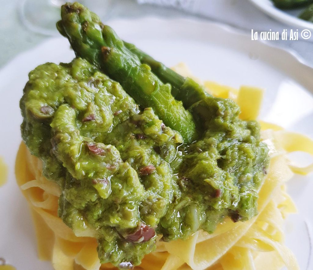 Tagliatelle mit Spargelcreme