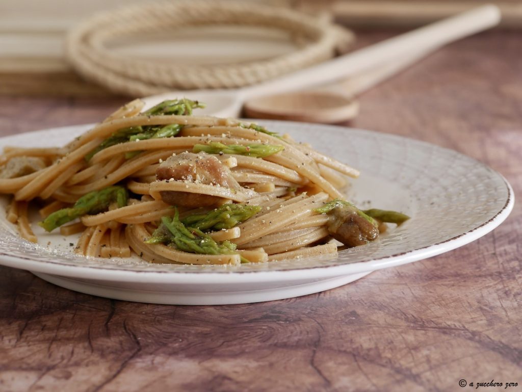 Pasta mit wildem Spargel und Steinpilzen