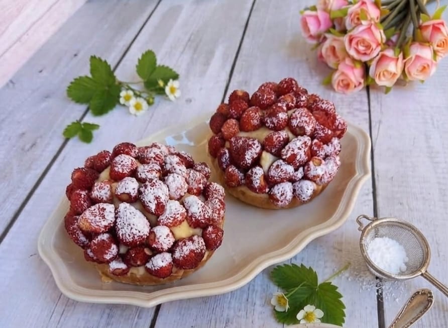 Mini-Cakes mit Walderdbeeren