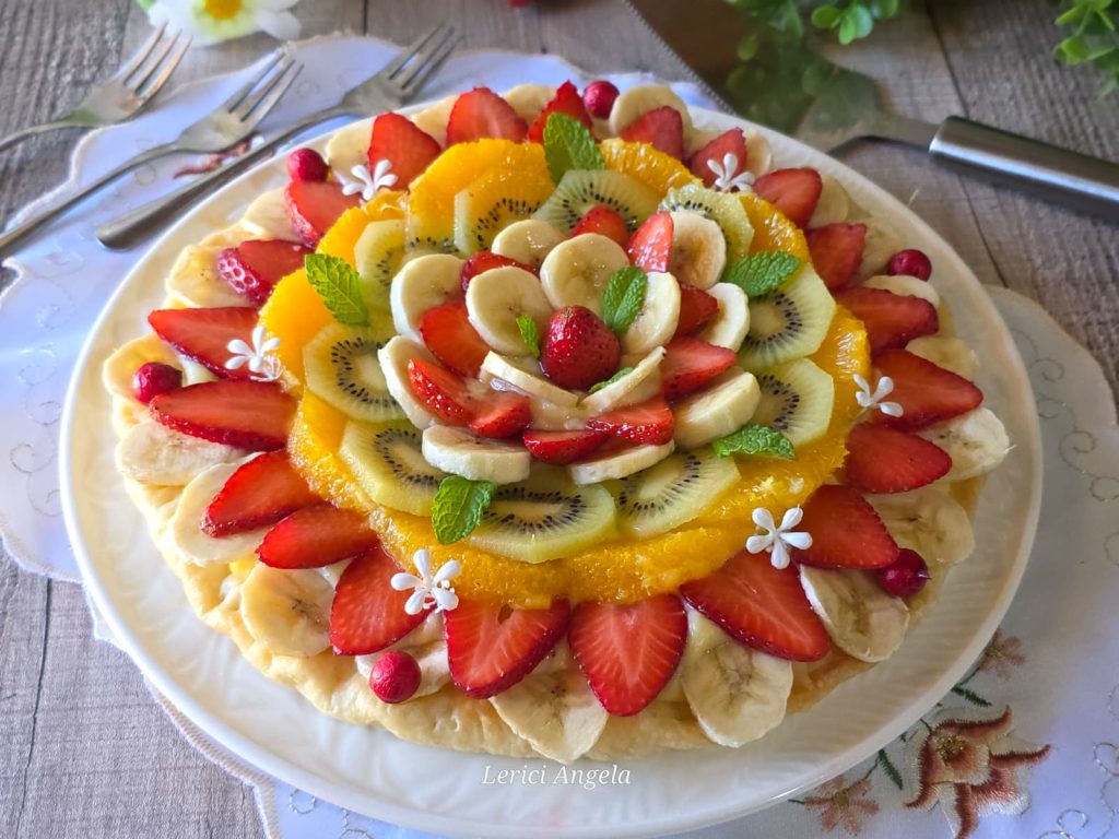 Cleverer Blätterteig-Tarte mit Früchten – der Nachtisch, der in 20 Minuten fertig ist
