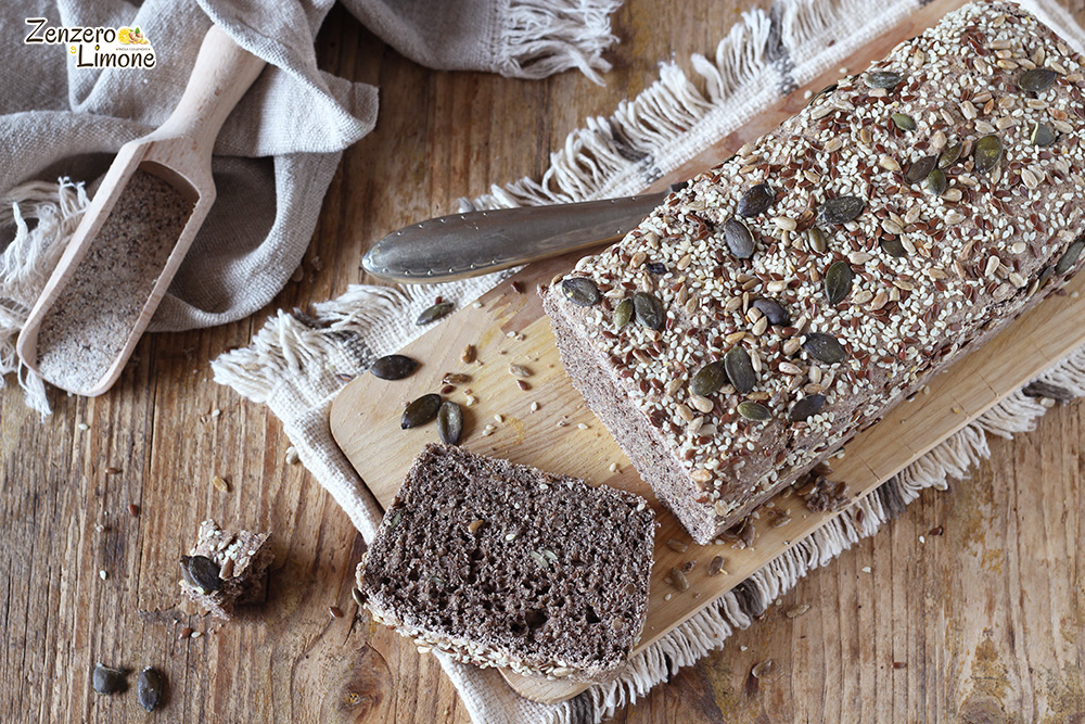 Buchweizenbrot mit gemischten Samen