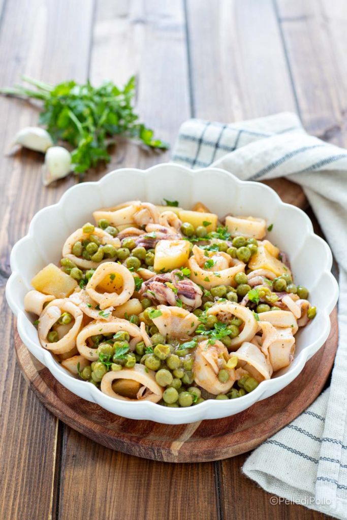 Calamari mit Kartoffeln und Erbsen