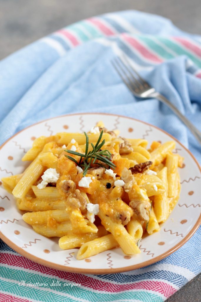 creme-kuerbis-feta-walnuss-detail