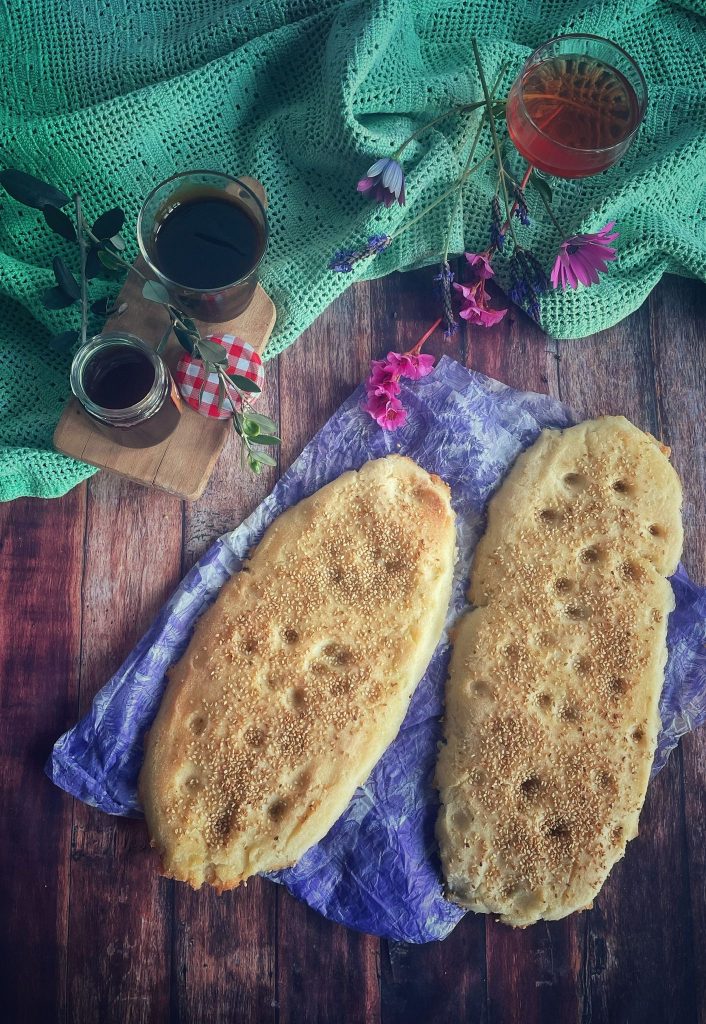 griechische Lagana mit Sauerteig glutenfrei