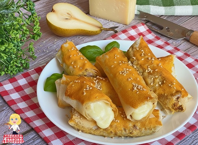 FILOTEIG-RÖLLCHEN MIT BIRNEN UND KÄSE