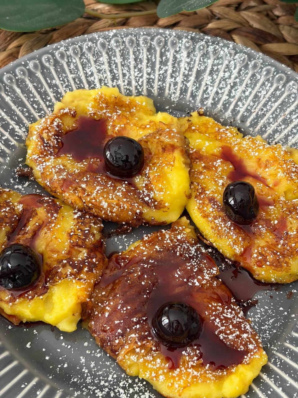 Pancakes mit Puddingcreme und Amarenakirschen: Zeppole di San Giuseppe – einfache Variante