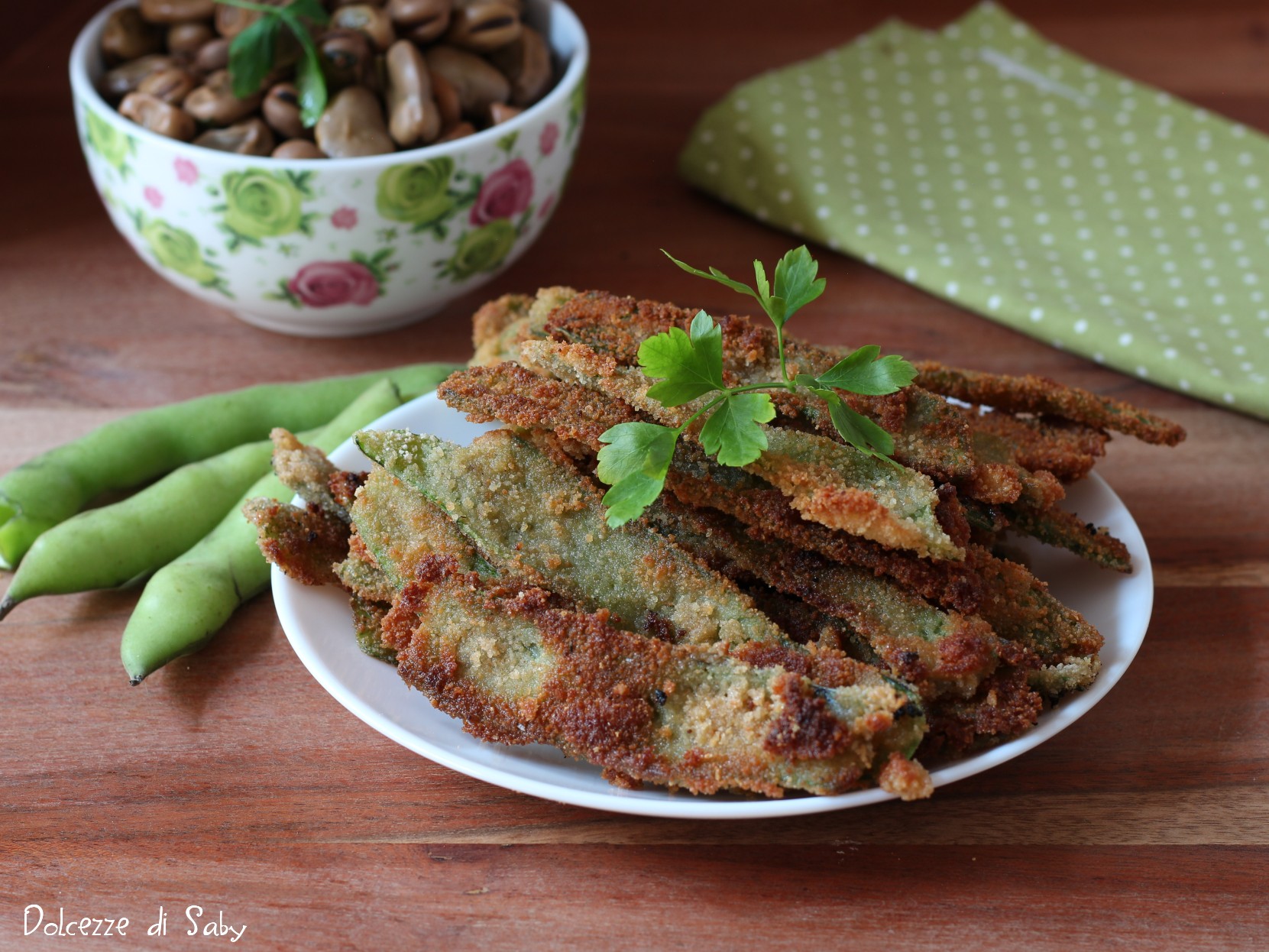 Frittierte Saubohnenhülsen