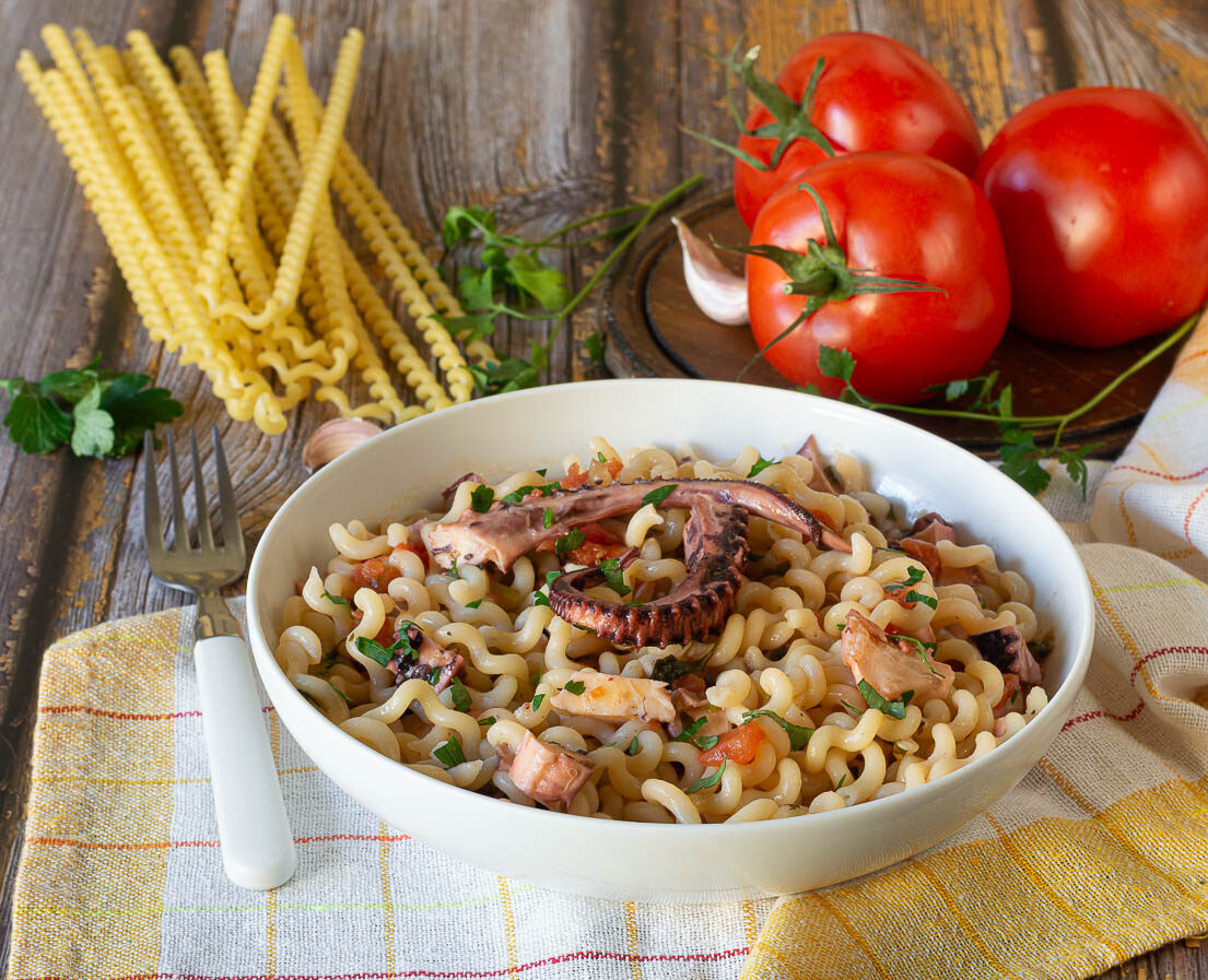 Lange Fusilli mit Oktopus