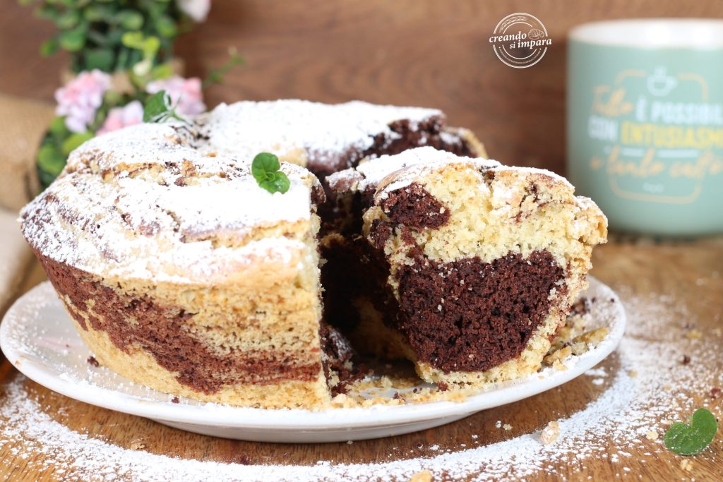 Zweifarbiger Gugelhupf ohne Milch, Butter und Eier