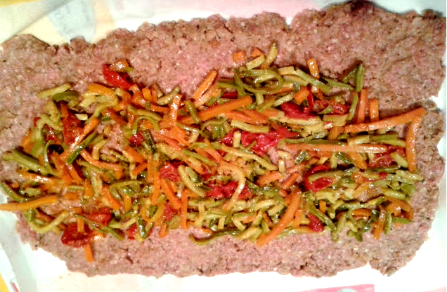 Hackbraten mit Füllung formen