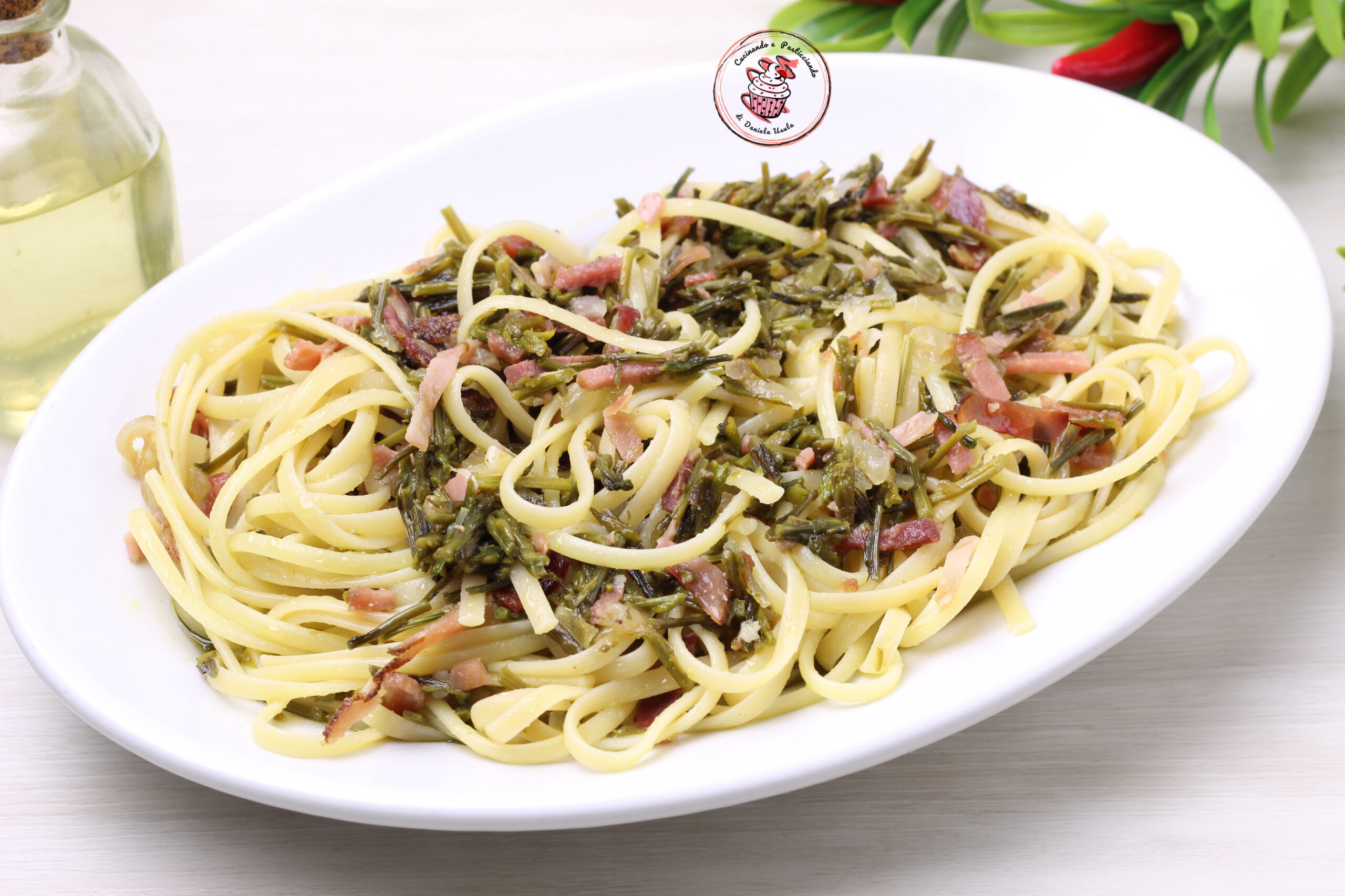 Linguine mit wildem Spargel und Speck: einfaches, schnelles Frühlingsrezept