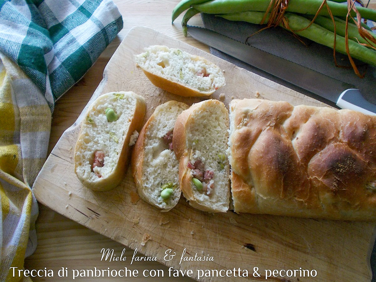 Panbrioche gefüllt mit Saubohnen, Pancetta und Pecorino
