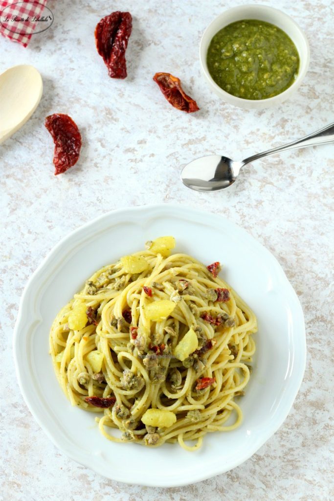 Pasta mit Kartoffeln, Pesto und Vongole
