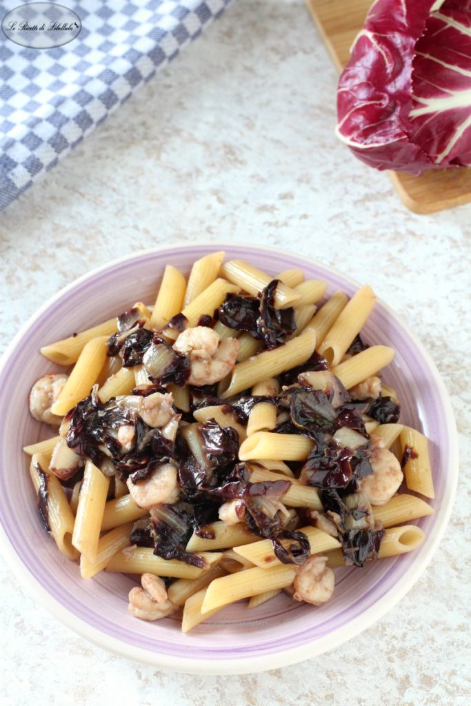 Pasta mit Radicchio und Garnelen