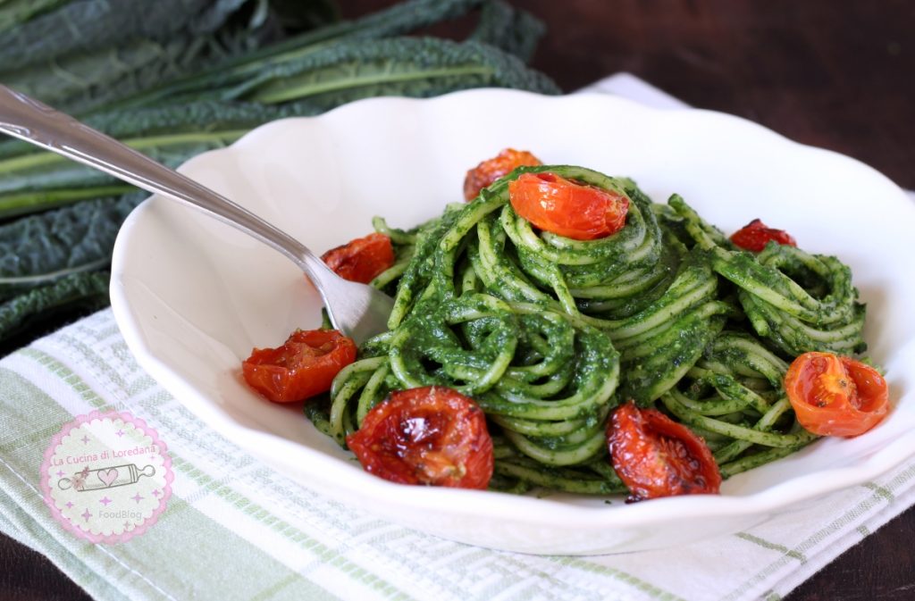 Pasta mit Schwarzkohl und Cherrytomaten