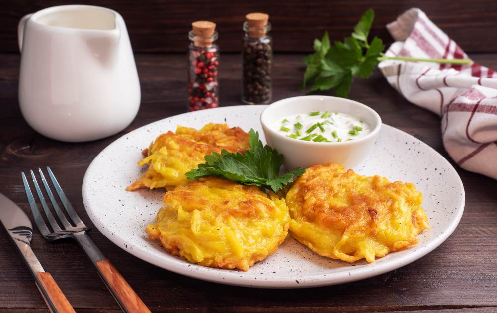 Raggmunk: das schwedische Rezept für knusprige Kartoffelpuffer, das alle begeistert