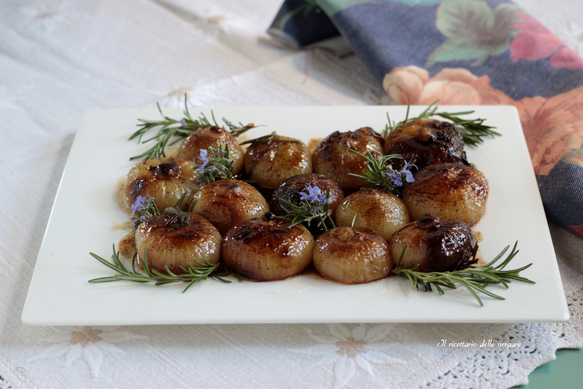 Borettane-Zwiebelchen aus der Kasserolle: die süß-karamellisierte Beilage