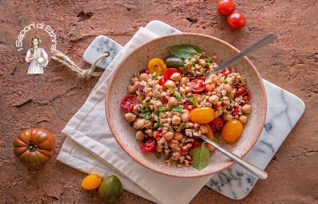 Salat mit Gerste, Kichererbsen, Kirschtomaten und Basilikum