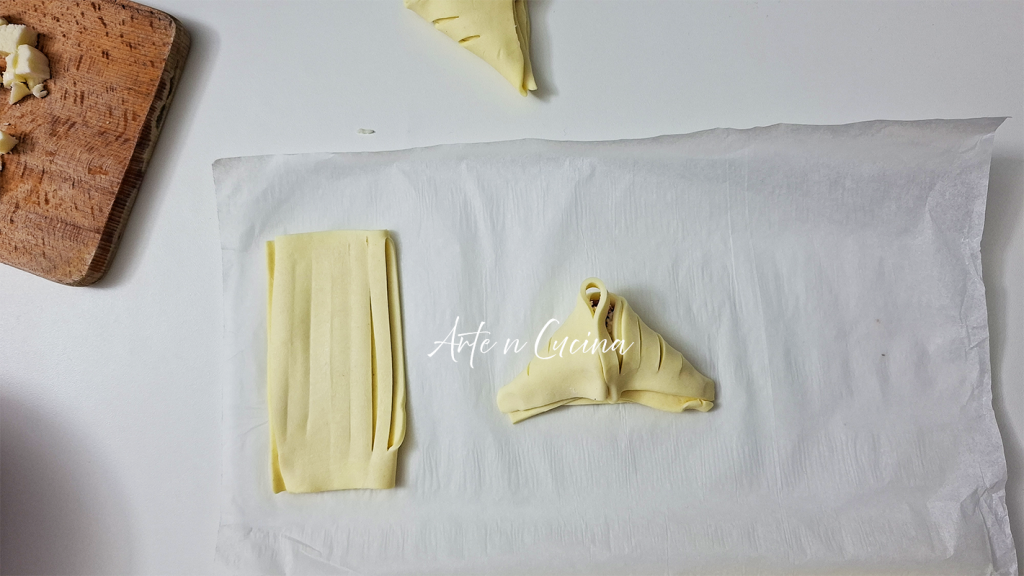 Sfogliatelle mit Ricotta und Salami in 5 Minuten